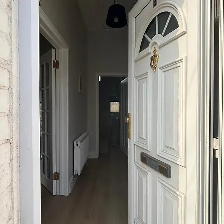 Feriehus Homely 3 Bed City House