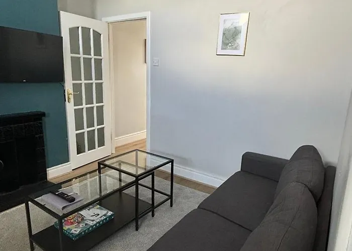 Homely 3 Bed City House * Дублин